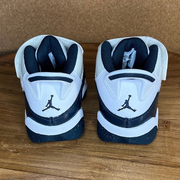 Jordan
6 rings
Toddler - Picture 3 of 7